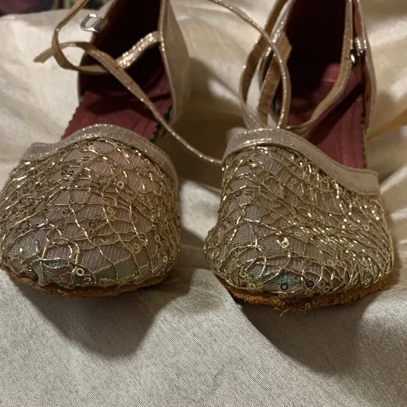 Chic Gold and Pink Women's Heels - Picture 2 of 6